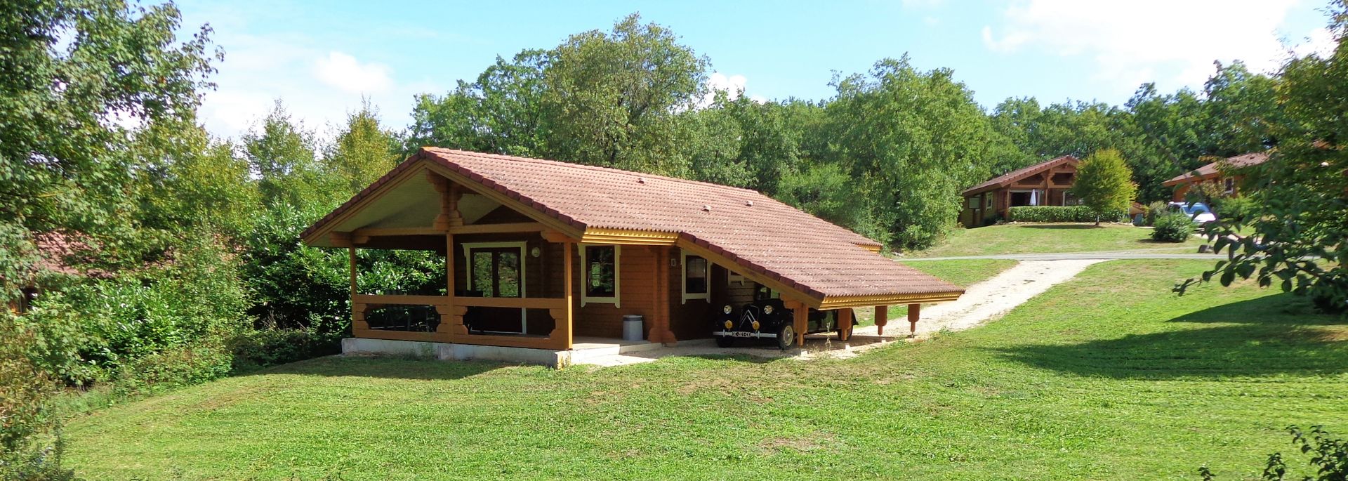 Village du Soleil Mauroux Frankrijk pano 03.jpg