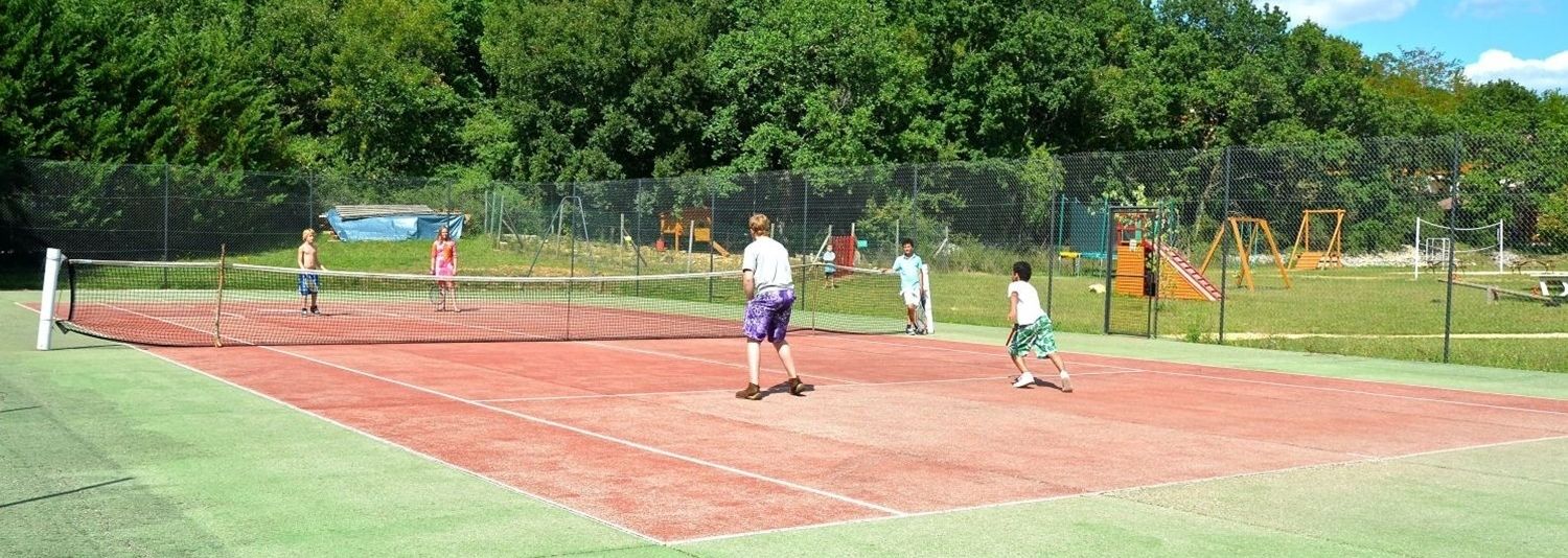 Village du Soleil Mauroux Frankrijk pano 07.jpg